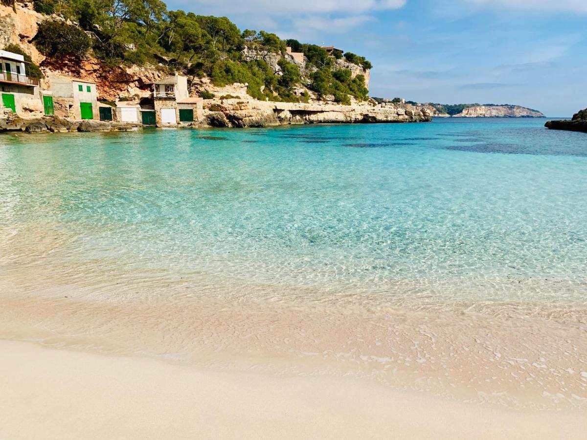 Hostal Cala Llombards Exterior foto